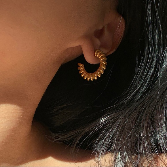 NEW: 24K Gold Hoop Earrings*Twist Hoops*Tarnish Free* - Picture 2 of 5